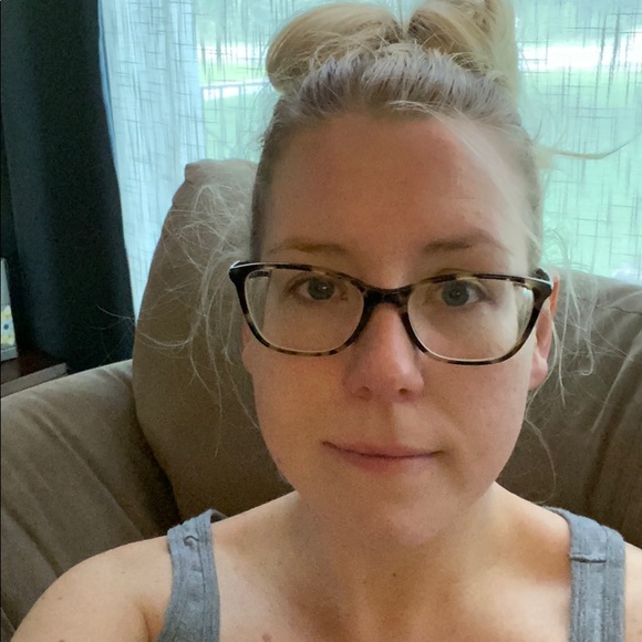 Meet your Posher, Melissa - Picture 1 of 1